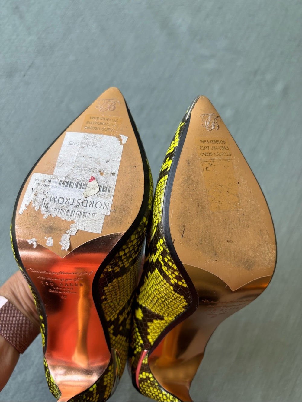Ted Baker London Izbelos Snake Print Neon yellow black silver pumps 37 - Picture 8 of 10